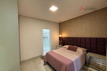 Casa &agrave; venda - 230m&sup2; - Conjunto Residencial Portal das &Aacute;guas