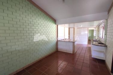 Casa &agrave; venda - 122m&sup2; - CENTRO
