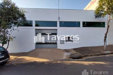 Sal&atilde;o Comercial para alugar - 545m&sup2; - Zona III
