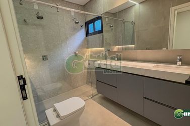 Casa &agrave; venda - 250m&sup2; - Residencial Portal das &Aacute;guas