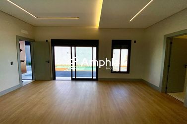 Casa &agrave; venda - 238m&sup2; - Tropical II