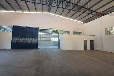 Sal&atilde;o Comercial para alugar - 1000m&sup2; - Rodovia