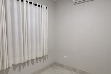 Casa &agrave; venda - 180m&sup2; - Jardim Para&iacute;so