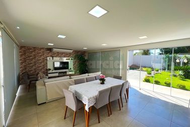 Casa &agrave; venda - 330m&sup2; - .