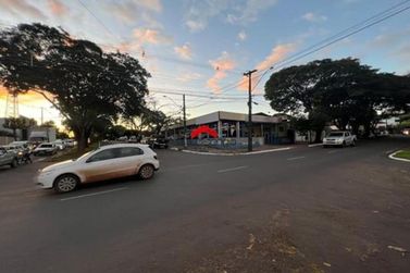 Sal&atilde;o Comercial &agrave; venda - 516m&sup2; - Jardim Para&iacute;so