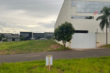 Terreno &agrave; venda - 180m&sup2; - Parque Residencial Interlagos