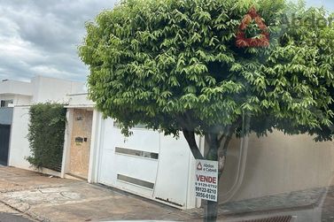 Casa &agrave; venda - 100m&sup2; - Jardim Flamboyant