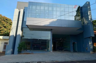 Sal&atilde;o Comercial para alugar - 180m&sup2; - Jardim Aratimbo