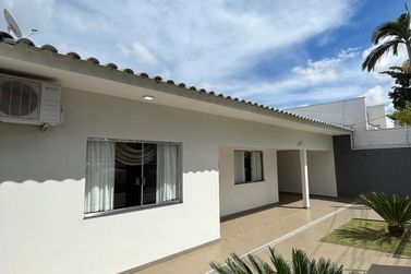 Casa &agrave; venda - 360m&sup2; - Jardim Indai&aacute;