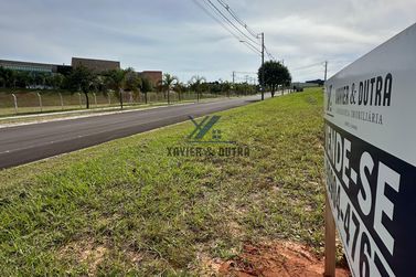 Terreno &agrave; venda - 560m&sup2; - Avenida De Frente Ao Shopping Palladium