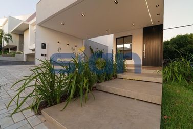Casa &agrave; venda - 375m&sup2; - Zona VII