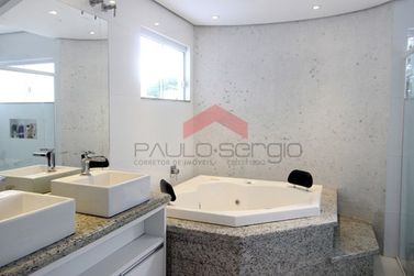 Sobrado &agrave; venda - 325m&sup2; - Zona II