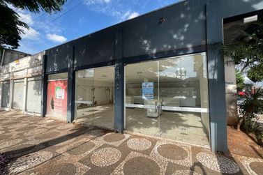 Sal&atilde;o Comercial &agrave; venda - Zona I