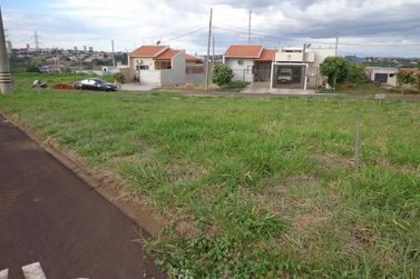 Terreno &agrave; venda - 218m&sup2; - Jardim Real