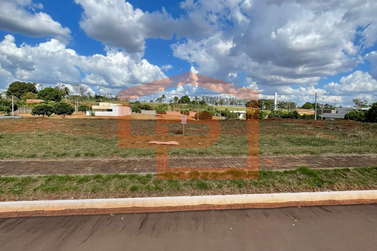 Terreno &agrave; venda - 375m&sup2; - Porto Camargo