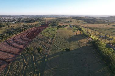 Terreno &agrave; venda - 20000m&sup2; - ESTRADA JURUPOCA
