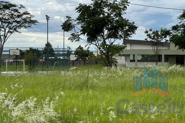 Terreno &agrave; venda - 270m&sup2; - Centro