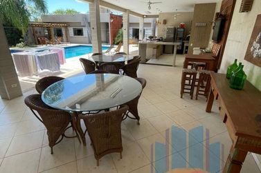 Casa &agrave; venda - 735m&sup2; - Zona Armaz&eacute;m