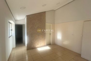 Casa para alugar - 337m&sup2; - Zona I