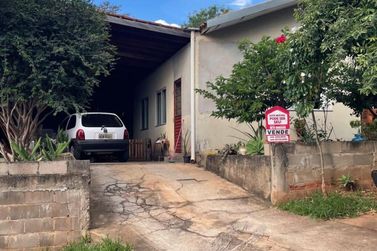 Casa &agrave; venda - 130m&sup2; - Zona VI