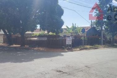 Terreno &agrave; venda - 360m&sup2; - Parque Danielle
