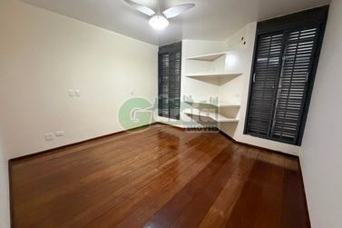 Casa para alugar - 525m&sup2; - Zona I