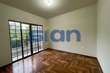 Casa para alugar - 180m&sup2; - Zona I