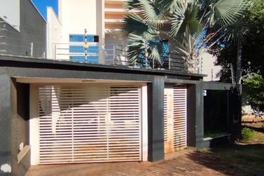 Casa &agrave; venda - 250m&sup2; - Parque Alto da Paran&aacute;