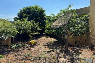 Terreno &agrave; venda - 275m&sup2; - Zona V