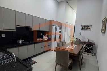 Casa para alugar - 123m&sup2; - Jardim Itapu&atilde;