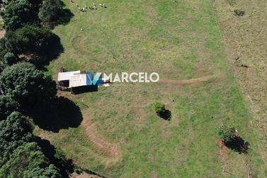 Ch&aacute;cara &agrave; venda - 42m&sup2; - Zona Rural