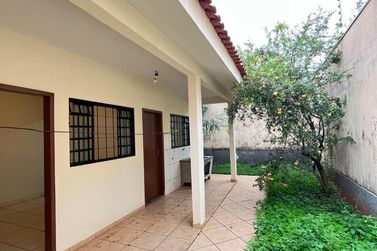 Casa &agrave; venda - 245m&sup2; - Zona II