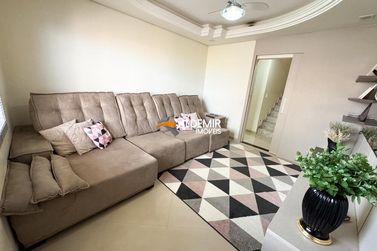 Sobrado &agrave; venda - 200m&sup2; - Jardim dos P&aacute;ssaros