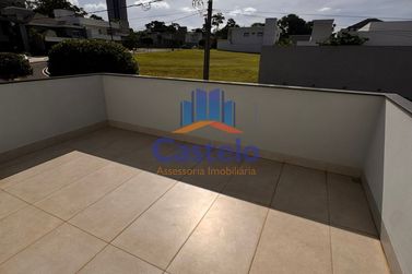 Casa &agrave; venda - 250m&sup2; - JARDIM BELVEDERE