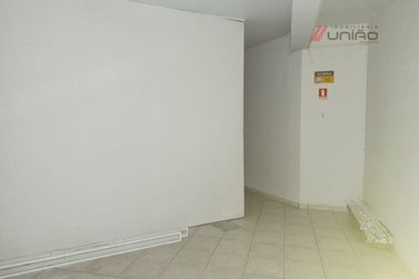 Sal&atilde;o Comercial para alugar - 245m&sup2; - Centro