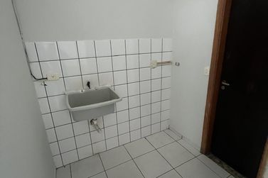 Sala Comercial para alugar - 80m&sup2; - Zona III