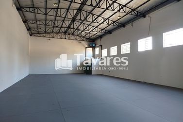 Sal&atilde;o Comercial para alugar - 300m&sup2; - Zona VII