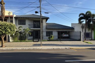 Casa &agrave; venda - 560m&sup2; - Zona II