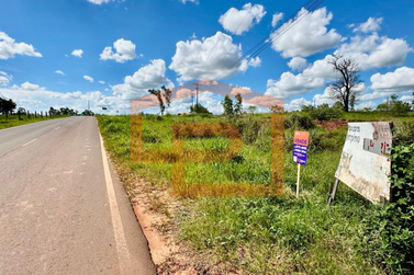 Ch&aacute;cara &agrave; venda - 2001m&sup2; - Zona Rural