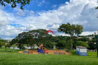 Sobrado &agrave; venda - 260m&sup2; - Parque do Lago