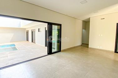 Casa &agrave; venda - 185m&sup2; - Condom&iacute;nio Jardins de Versailles