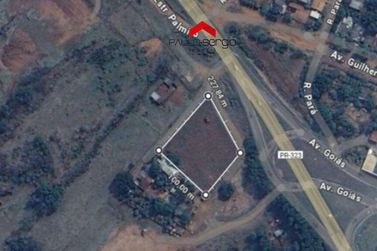 Ch&aacute;cara &agrave; venda - 4000m&sup2; - Parque Industrial I