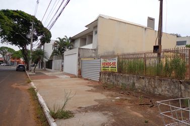 Terreno &agrave; venda - 490m&sup2; - Zona 2