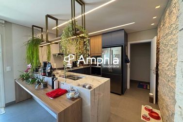 Casa &agrave; venda - 214m&sup2; - Recanto Tropical