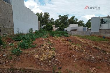Terreno &agrave; venda - 135m&sup2; - Residencial Bourbon