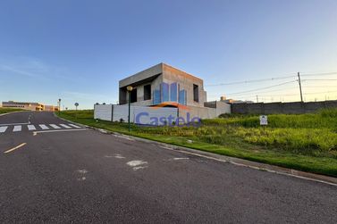 Terreno &agrave; venda - 313m&sup2; - ZONA III