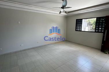 Casa &agrave; venda - 192m&sup2; - Parque San Remo I