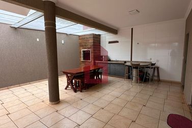 Casa &agrave; venda - 150m&sup2; - Jardim Colibri