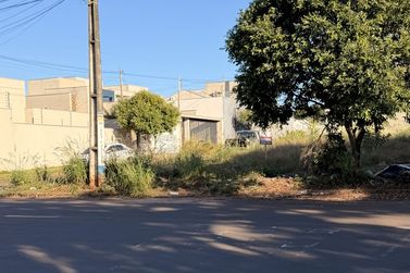 Terreno &agrave; venda - 301m&sup2; - Jardim Colorado
