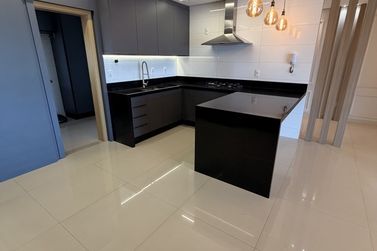 Apartamento &agrave; venda - 180m&sup2; - Zona III